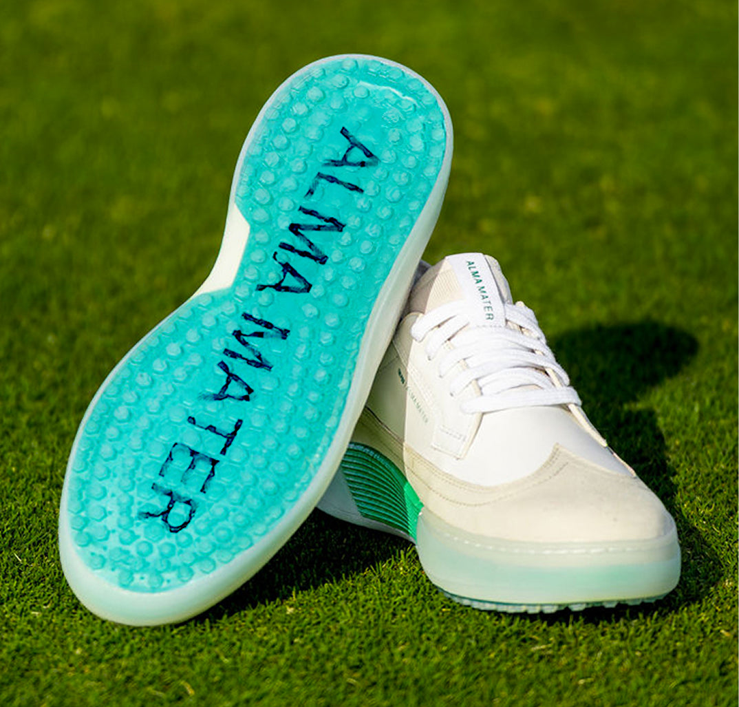 A wide toe box lets your toes spread naturally for balance and power. 