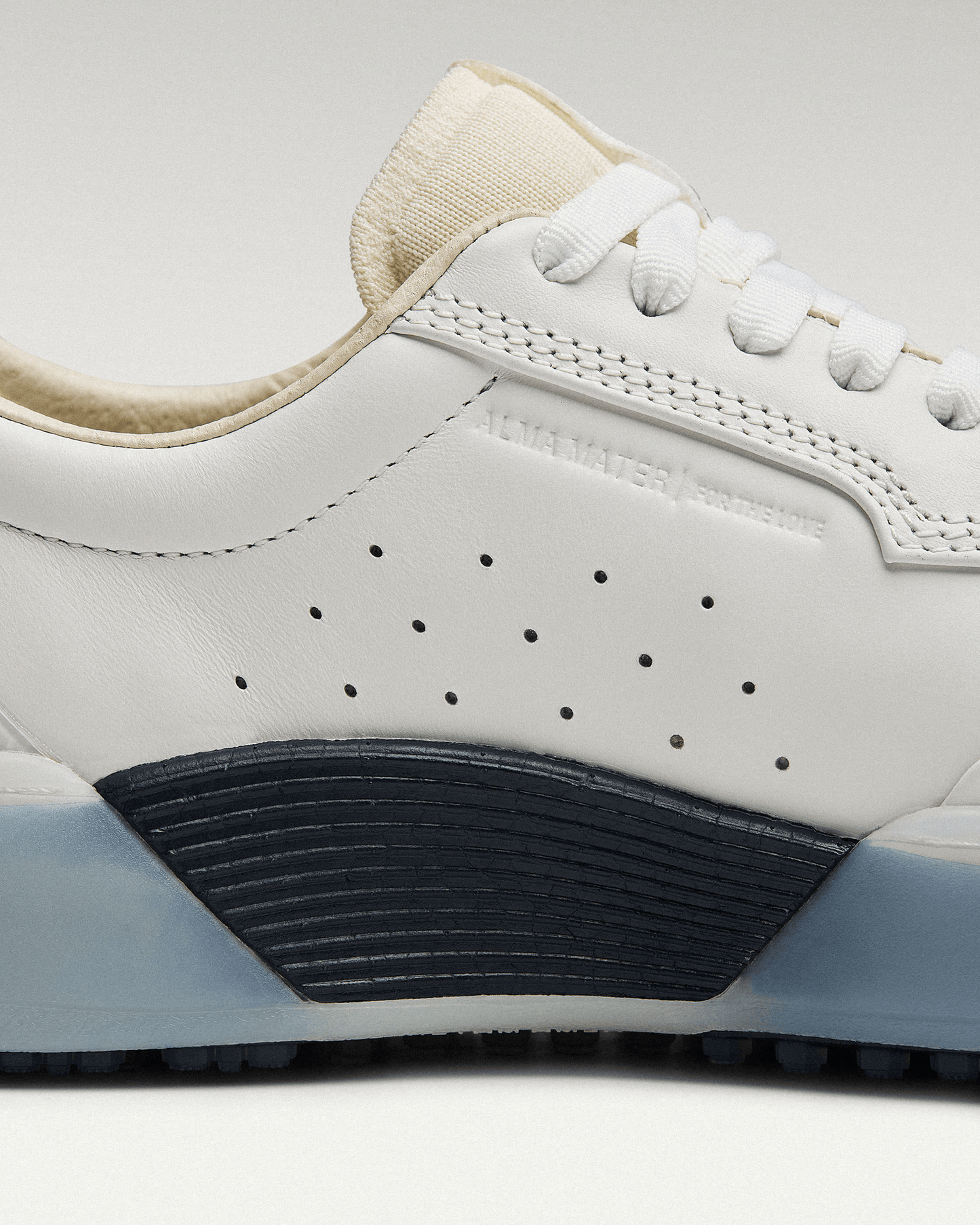 M Beta Derby - White / Navy