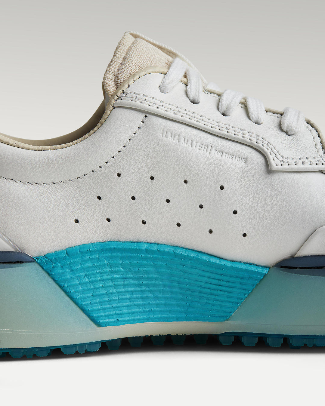 Beta Derby (W) - White / Aqua