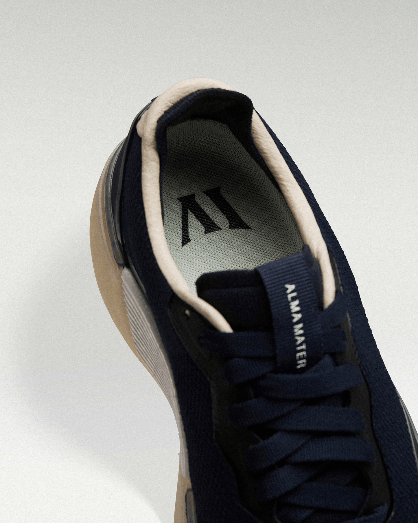 W Beta Lite - Navy / White